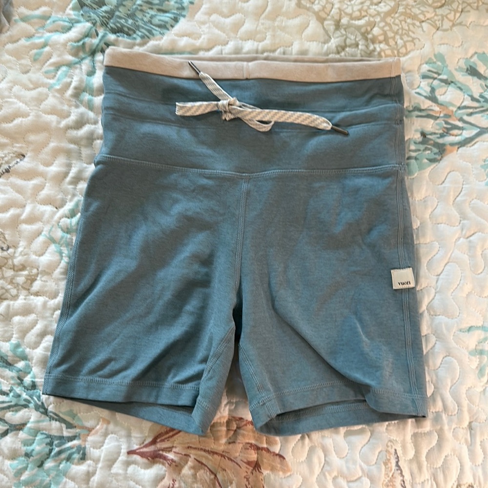 Vuori teal fitted shorts